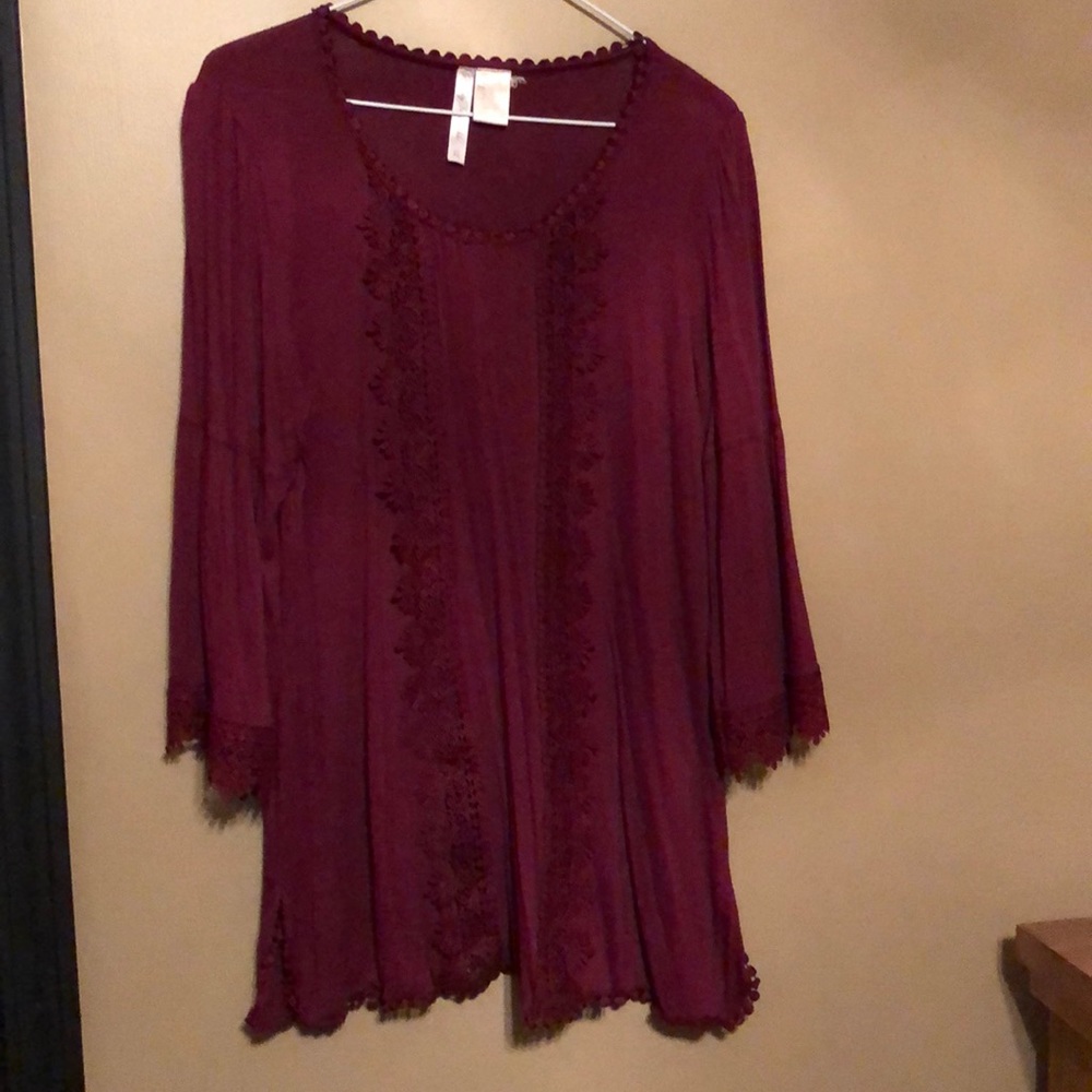 Ladies 3/4 sleeve tunic length top